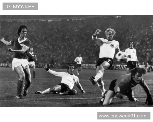 足球背后的情感与人性探讨：激情友谊与竞争的交织